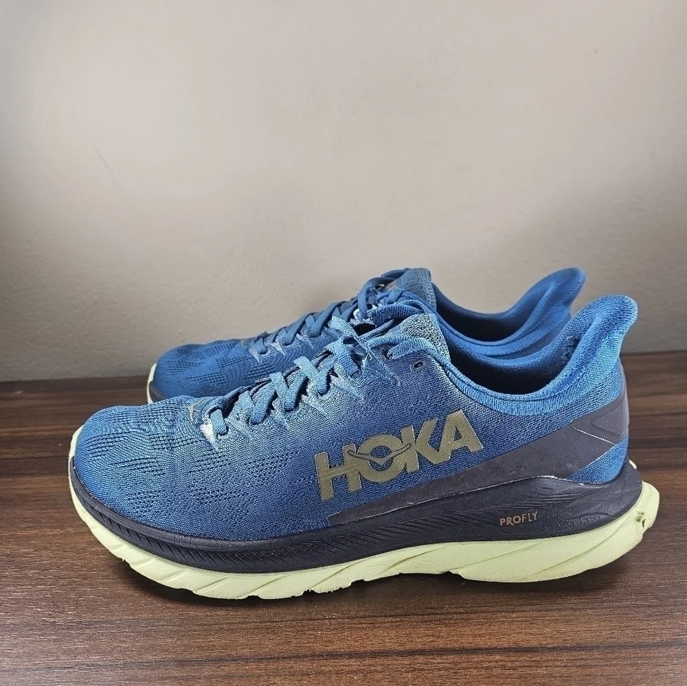 Hoka One One Mach 4 Running Shoes Men's Size 11.5 Dit have a little tear inside